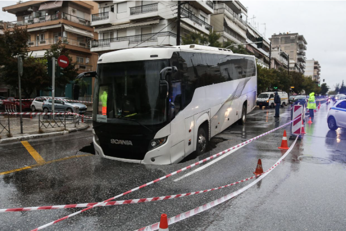 Θεσσαλονίκη: Στην κυκλοφορία δόθηκε η εθνικής αντιστάσεως στην Καλαμαριά