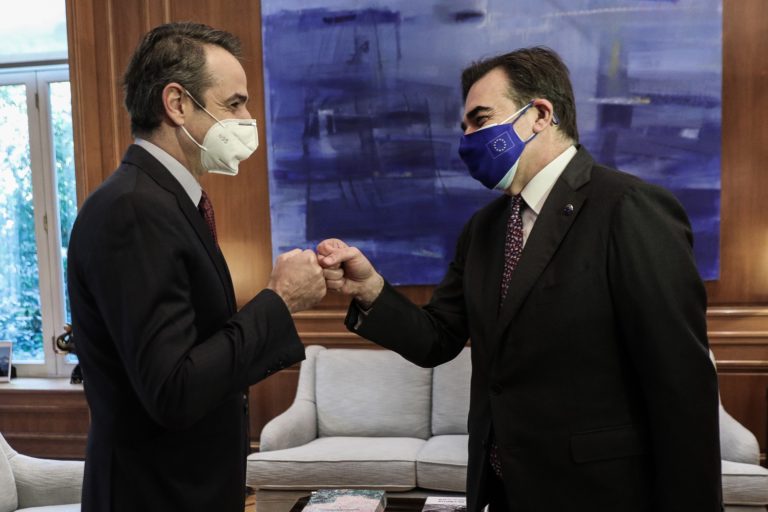 Την επόμενη Πέμπτη 14/10 η συνάντηση του πρωθυπουργού με τον Μ. Σχοινά