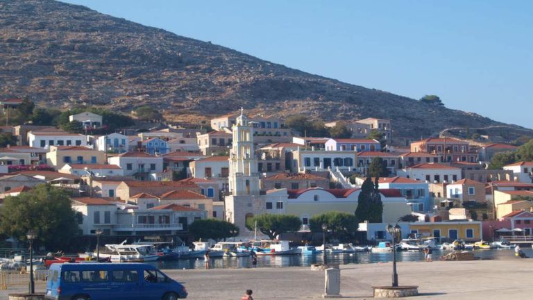 Βλάβη στο πλοίο της Blue Star «Chios» στη Χάλκη – Καταβάλλονται προσπάθειες επιδιόρθωσής της