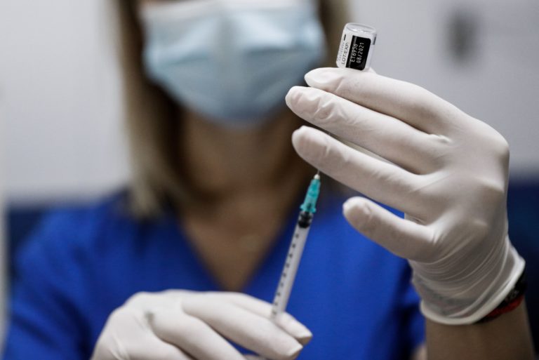 Κ. Μαϊνάς: Ο μόνος τρόπος να αντιμετωπιστεί η πανδημία είναι το εμβόλιο