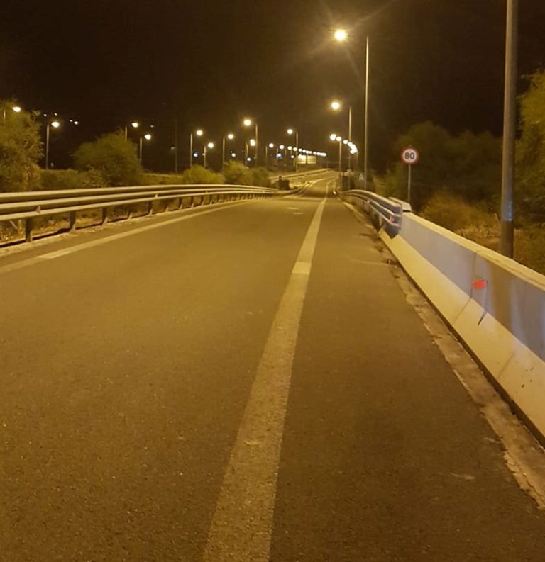 Διαμαρτυρία Ρομά — Πέτρες και φωτιές στην Ε.Ο Κορίνθου – Πατρών