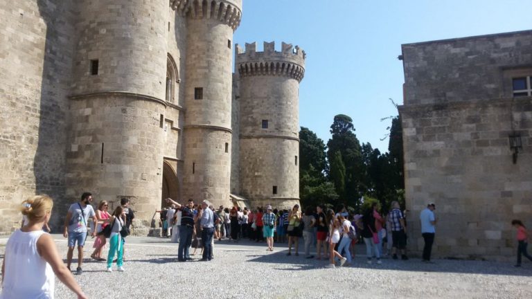 Ρόδος: Αφίξεις μέχρι τέλος Νοεμβρίου από Αγγλία και Γερμανία