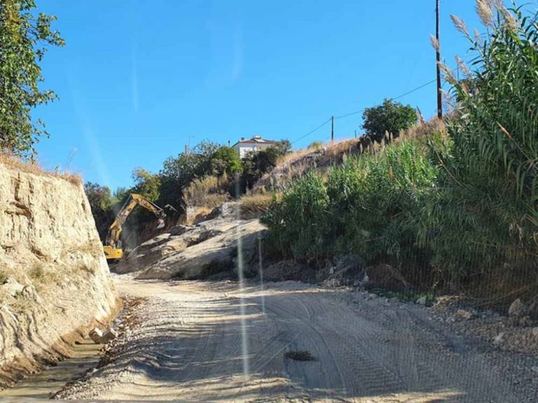 Υπογραφές δύο συμβάσεων οδικών έργων στη Λακωνία