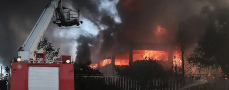 Υπο έλεγχο  η πυρκαγιά στο εργοστάσιο χάρτου στο Σχολάρι Θεσσαλονίκης