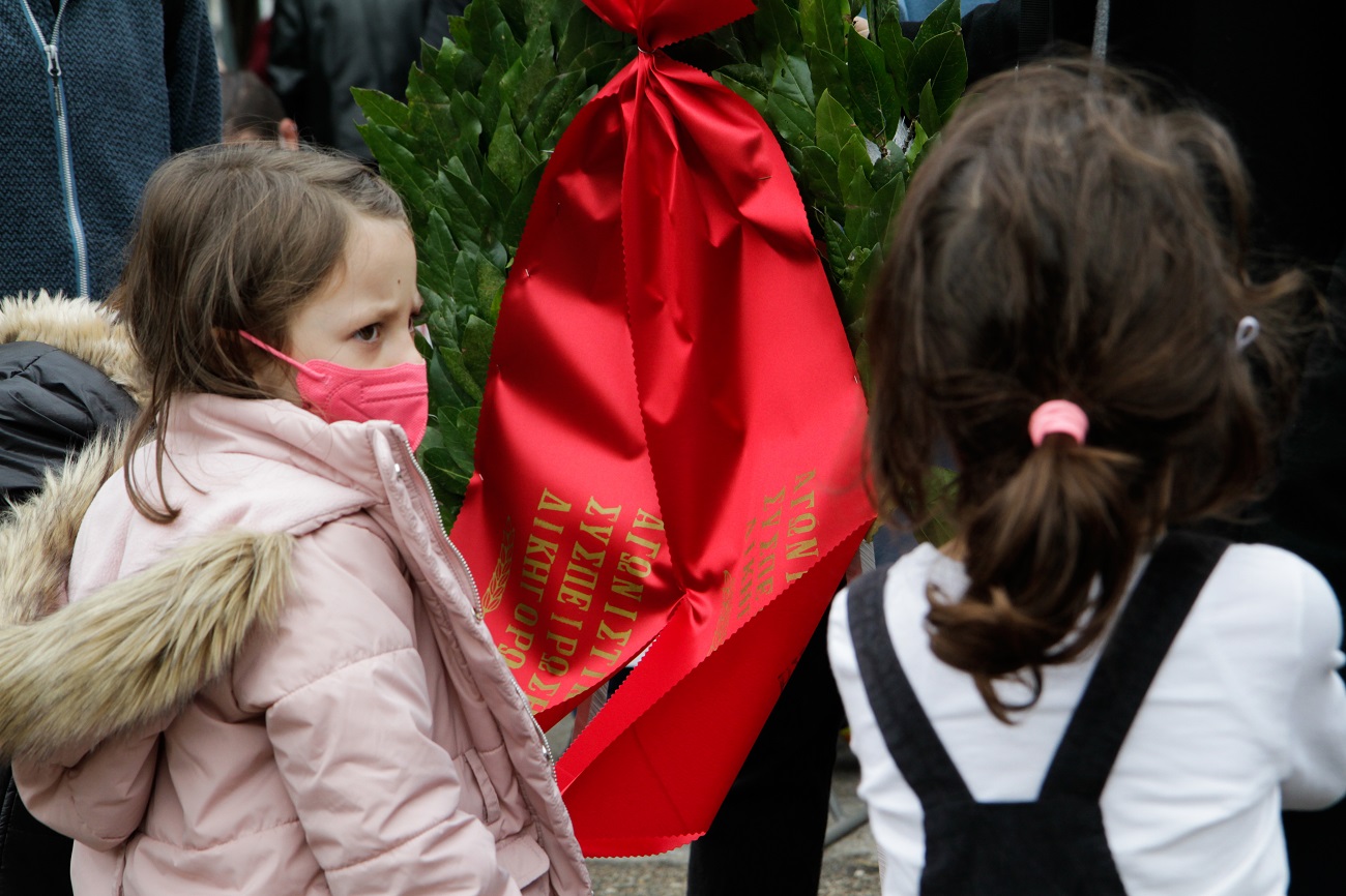 Επέτειος Πολυτεχνείου: Χιλιάδες άνθρωποι τίμησαν τα θύματα της εξέγερσης