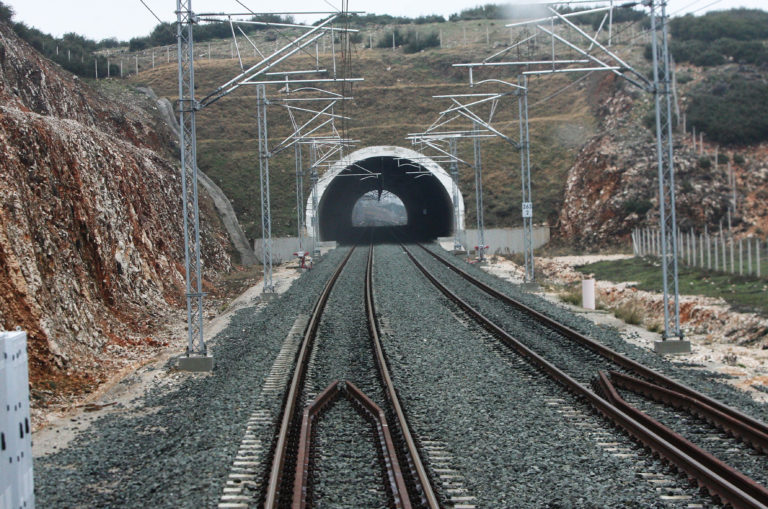 Αλλάζει ο σιδηροδρομικός χάρτης της χώρας – Ποια είναι τα έργα που ξεκινάνε