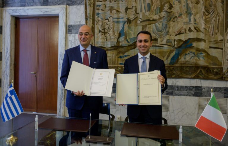 Ελληνοϊταλική Συμφωνία για θαλάσσιες ζώνες: Οι ΥΠΕΞ των δύο χωρών αντάλλαξαν τις πράξεις επικύρωσης