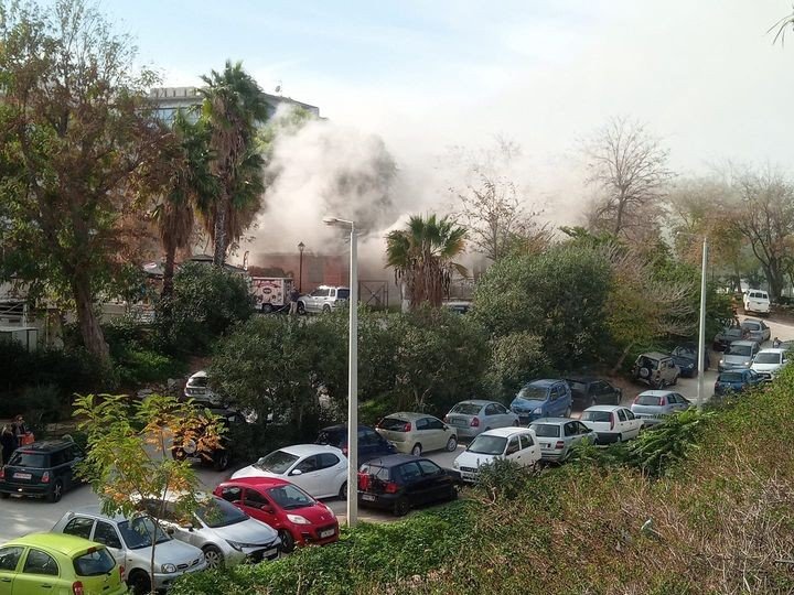 Χανιά: Yπό έλεγχο η φωτιά στο κτίριο του ΠΙΚΠΑ στο κέντρο της πόλης