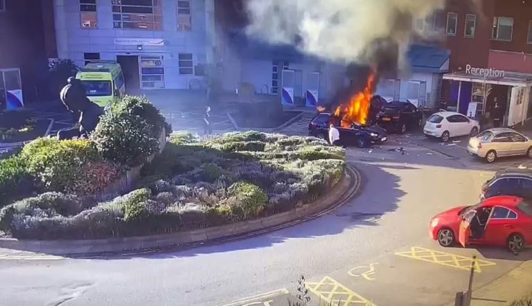 Βρετανία: Βίντεο με τη στιγμή της έκρηξης στο Λίβερπουλ – “Ηρωας” ο οδηγός ταξί – Τρομοκρατικό το χτύπημα λενε οι αρχές