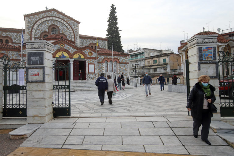 Μητροπολίτης Λαρίσης: Έξω από την εκκλησία οποιοδήποτε αστυνομικό όργανο μπορεί να ελέγχει τα πιστοποιητικά (video)