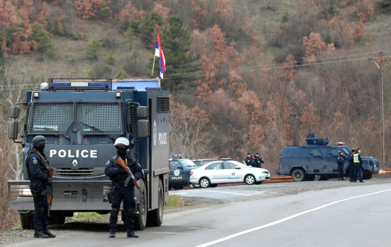 Κόσοβο: Πυροβολισμοί εναντίον λεωφορείου – Τρεις νεκροί, ένας τραυματίας