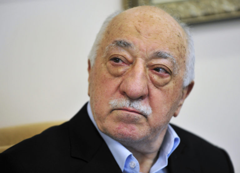 Φήμες ότι δηλητηριάστηκε ο Φετουλάχ Γκιουλέν – Οι ισχυρισμοί ότι είναι νεκρός διαψεύδονται από πηγές του κινήματός του