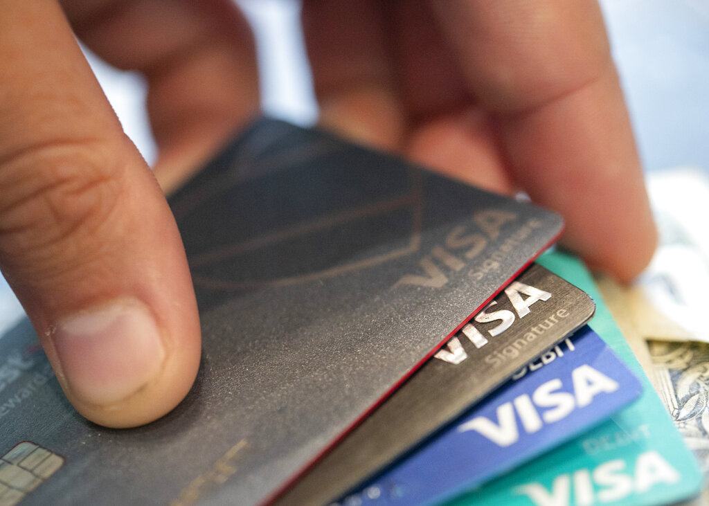 ΕΚΤ: Μειώθηκαν χάριν της νέας τεχνολογίας οι απάτες με τραπεζικές κάρτες το 2019