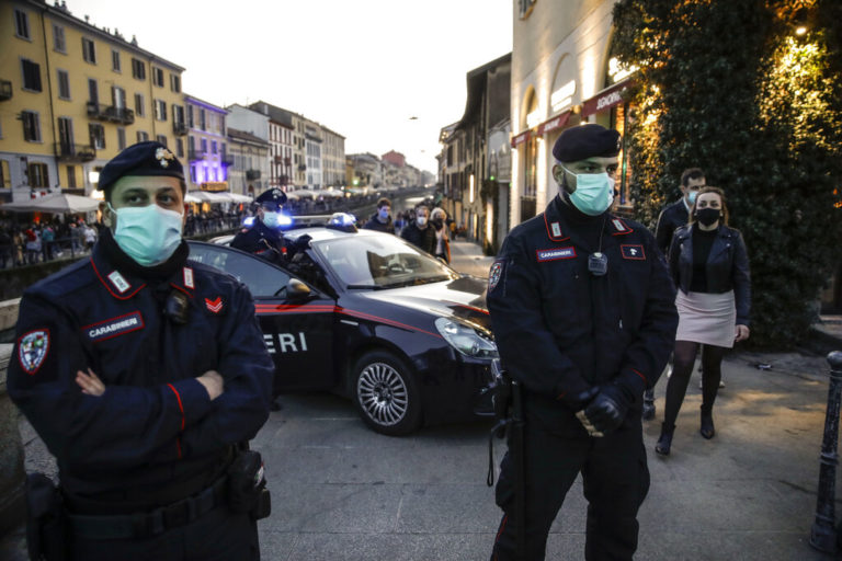 Ιταλός Υφυπουργός Υγείας: Ενδεχόμενο υποχρεωτικού εμβολιασμού για τις κατηγορίες που έχουν άμεση επαφή με το κοινό