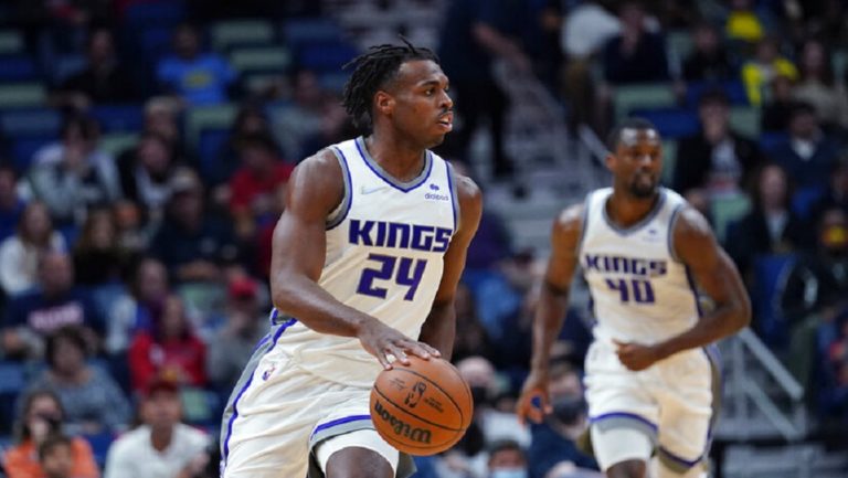 NBA: Στην κορυφή του Top-10 το τρίποντο του Χιλντ από το «σπίτι» του (video)