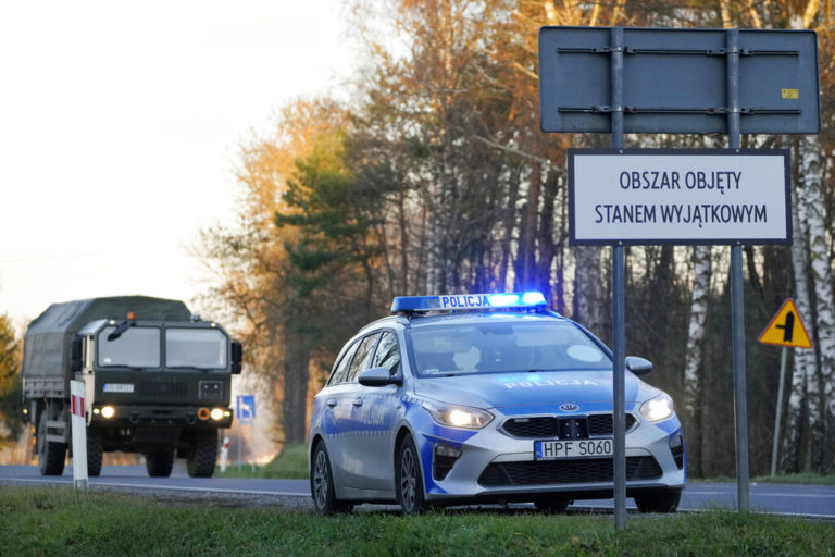 Σύνορα Πολωνίας-Λευκορωσίας: «Βλέπουν» αντιπερισπασμό της Ρωσίας για να εισβάλει στην Ουκρανία – Αποστολή της ΕΡΤ