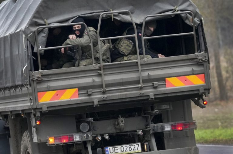 Πολωνία: Συγκρούσεις ανάμεσα στις δυνάμεις ασφαλείας και τους μετανάστες στα σύνορα με τη Λευκορωσία