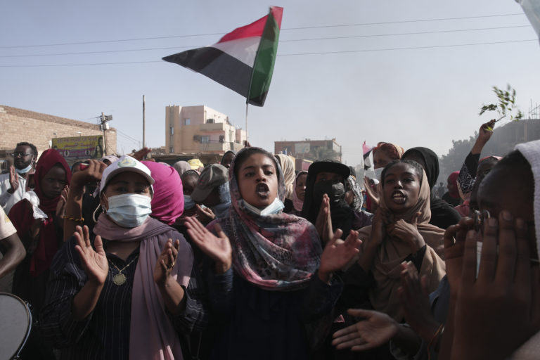 Σουδάν: Ο Αμπντάλα Χάμντοκ αναλαμβάνει ξανά την πρωθυπουργία – Στόχος του να τερματιστεί η αιματοχυσία