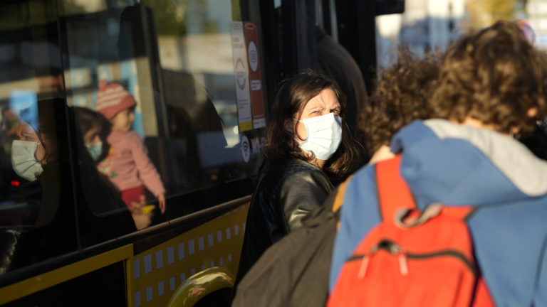 Η Πορτογαλία επαναφέρει περιορισμούς κατά της Covid-19 μπροστά στην αύξηση των κρουσμάτων