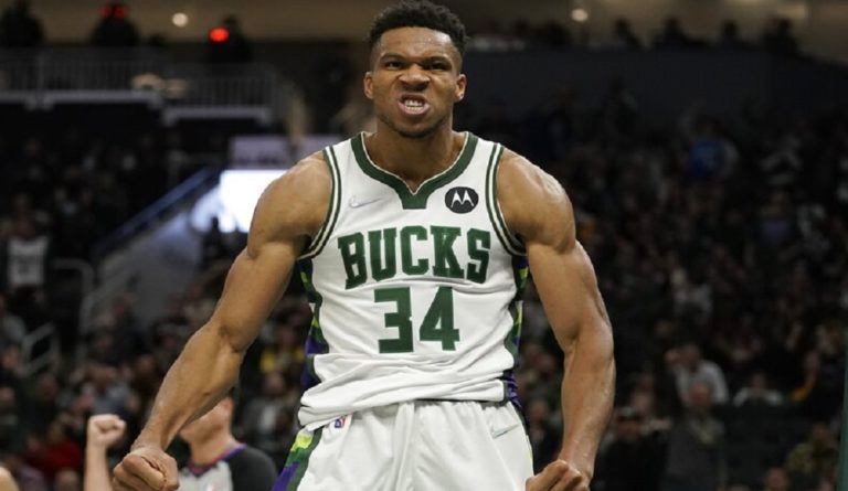 NBA: Με «καυτό» Αντετοκούνμπο, οι Μπακς επικράτησαν των Λέικερς με 109-102 (video)
