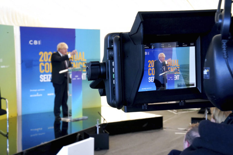 Βρετανία: Θύελλα επικριτικών σχολίων για την χαώδη ομιλία του Μπόρις Τζόνσον
