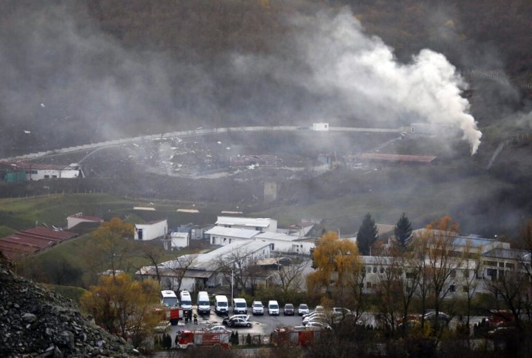 Σερβία: Δύο νεκροί από εκρήξεις σε εργοστάσιο παραγωγής ρουκετών αντιχαλαζικής προστασίας