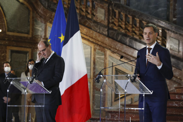 Σε καραντίνα λόγω Covid-19 και ο πρωθυπουργός του Βελγίου – Είχε συναντηθεί με τον Γάλλο ομόλογό του Ζαν Καστέξ