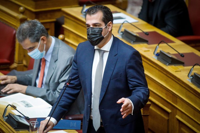 Βουλή: Κριτική της αντιπολίτευσης στην κυβέρνηση για τη διαχείριση της πανδημίας (video)