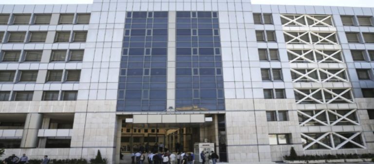Υπ. Μετανάστευσης: Δεν θα μεταφέρονται αιτούντες άσυλο για παραμονή στα νησιά και τον Έβρο