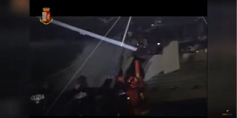 Καλαβρία: 88 μετανάστες διασώθηκαν εν μέσω θύελλας (video)
