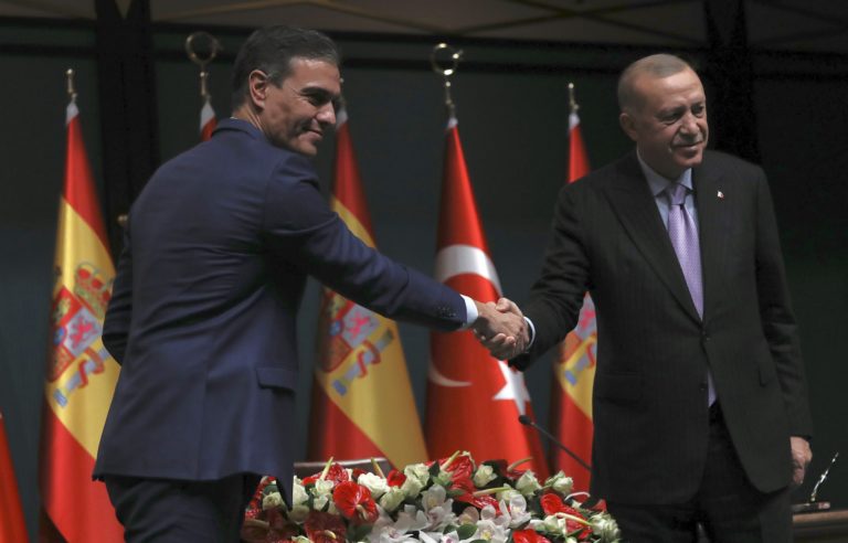 Πέντε συμφωνίες Ισπανίας – Τουρκίας υπέγραψαν Σάντσεθ και Ερντογάν στην Άγκυρα