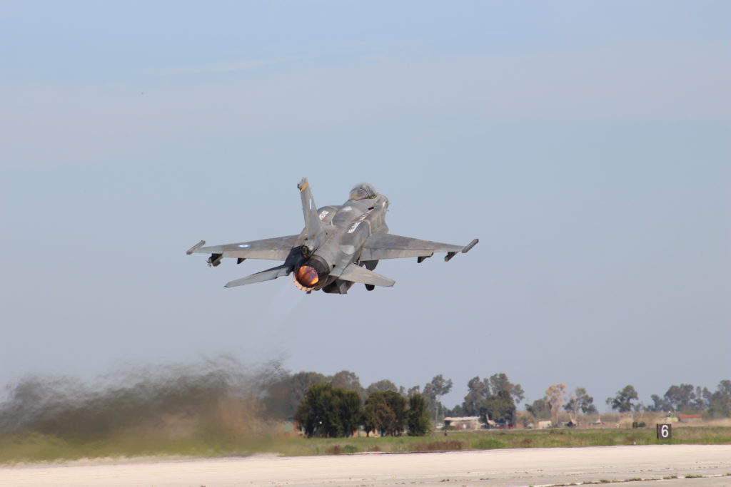Εγκατάλειψη αεροσκάφους F-16 στην Ανδραβίδα (video)