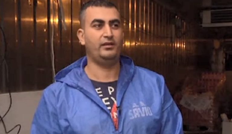 Malak Abo: O Σύρος πρόσφυγας που πήρε μαζί του ο Ποντίφικας από τη Μόρια το 2016 (video)