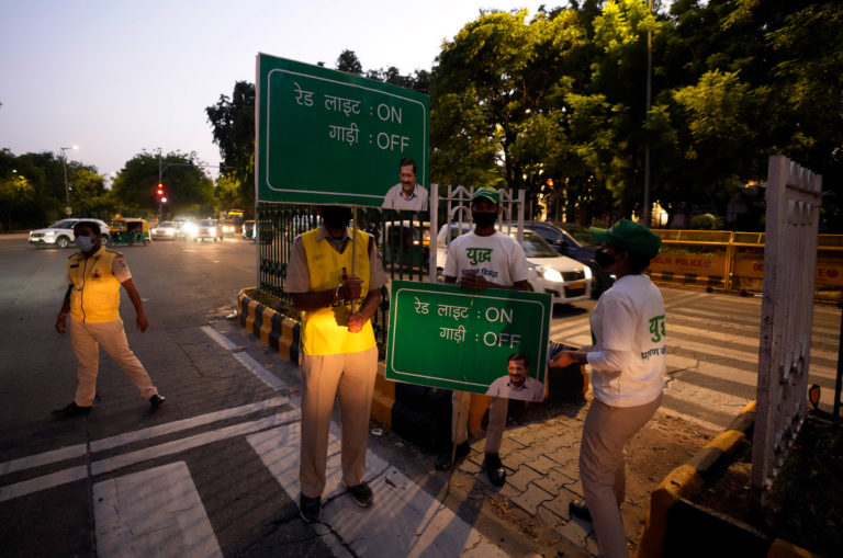 Το Νέο Δελχί ασφυκτιά από το νέφος της ατμοσφαιρικής ρύπανσης