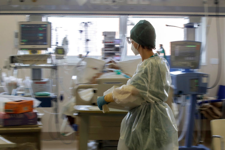 Καλαμάτα: Κατέληξε 81χρονη από κορονοϊό στο Νοσοκομείο – Παραμένουν για νοσηλεία 64 ασθενείς