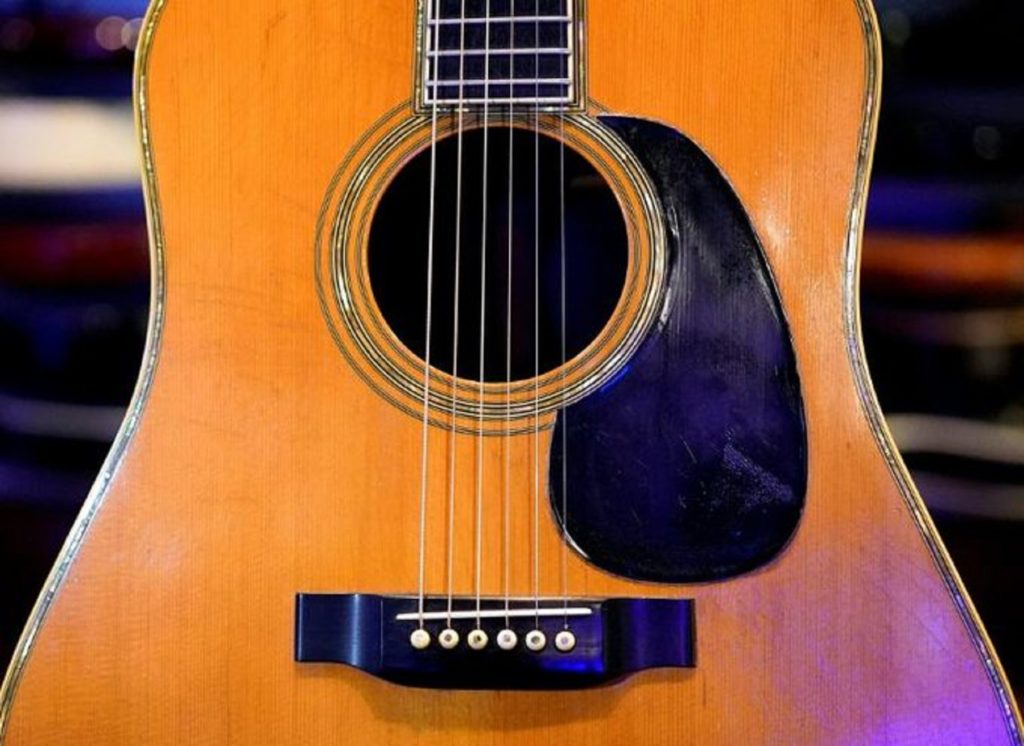 ΗΠΑ: Κιθάρα του Eric Clapton πωλήθηκε έναντι 625.000 δολαρίων σε πλειστηριασμό