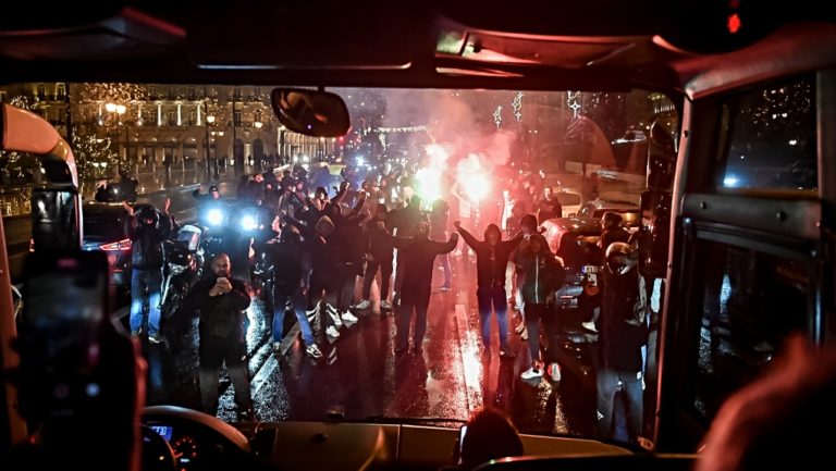 «Χαμός» στον δρόμο της επιστροφής και στο ΟΑΚΑ από τους φιλάθλους του Παναθηναϊκού μετά το «διπλό» στο ΣΕΦ (pics)