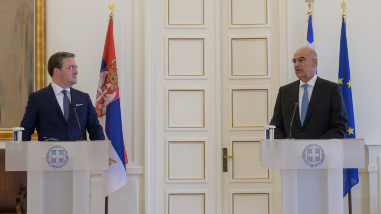 Για τη στρατιωτική συνεργασία Ελλάδας – Σερβίας συζήτησαν Ν. Δένδιας και Ν. Σελάκοβιτς