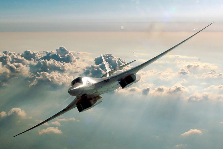 Δυο ρωσικά βομβαρδιστικά Tu-160 πέταξαν πάνω από τη Λευκορωσία