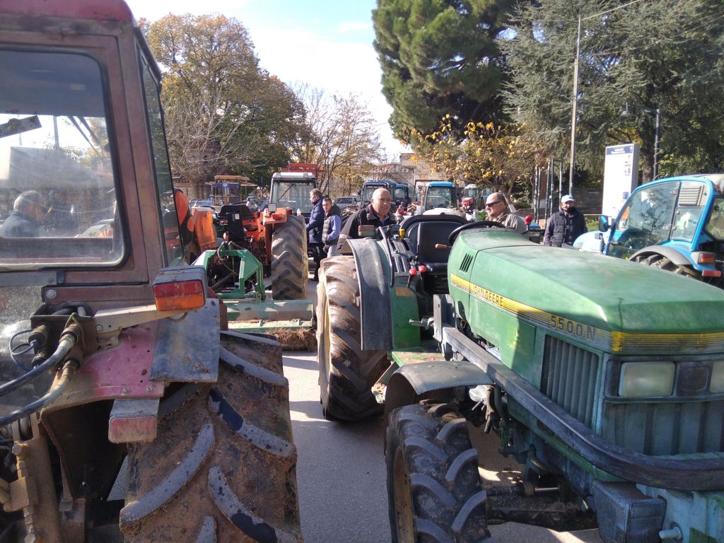 Μηχανοκίνητη πορεία αγροτών από Αγιά σε Λάρισα στις 10 Δεκεμβρίου