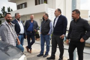 Ηράκλειο: Κατάληψη διαρκείας στον ΟΠΕΚΕΠΕ από τους αγροτοκτηνοτρόφους