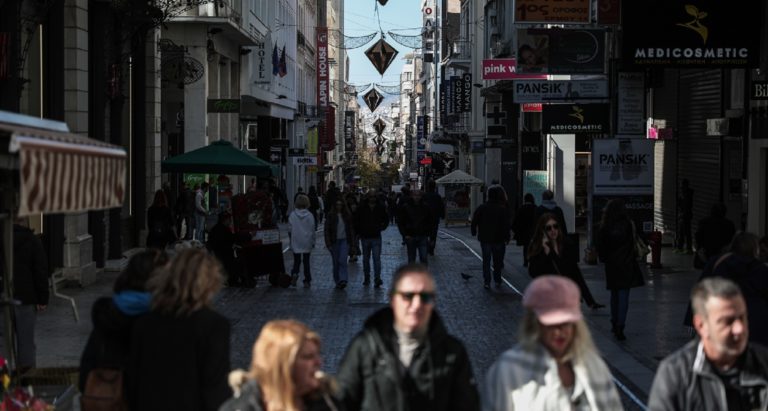 Σύσκεψη των επιδημιολόγων για την παραλλαγή Όμικρον – Τι τους προβληματίζει