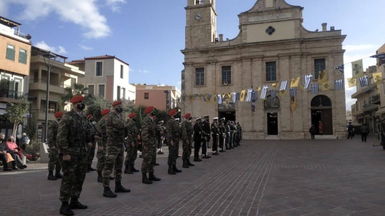 Χανιά: Γιόρτασαν την πολιούχο τους και την Ημέρα των Ενόπλων Δυνάμεων