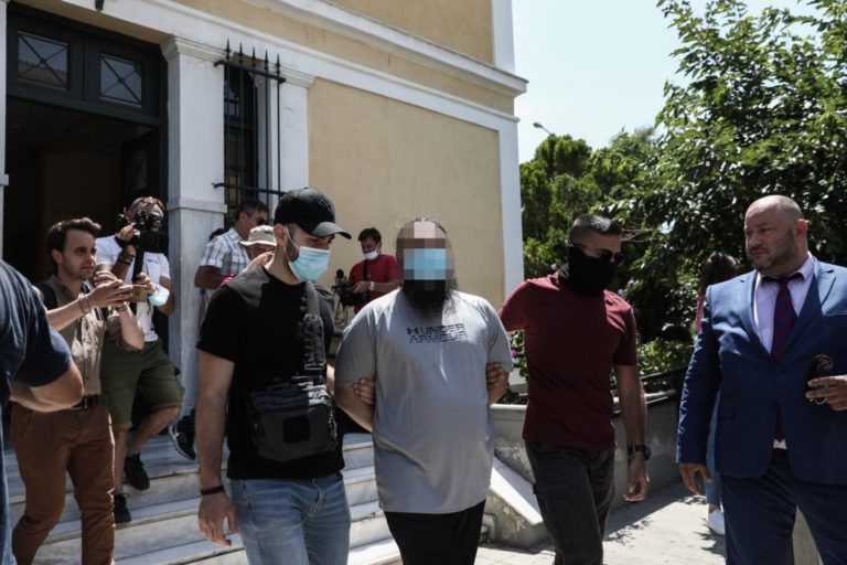 Βιτριόλι: Σε συμπληρωματική κατάθεση ο υπό καθαίρεση ιερέας – Αντικρούει την κατηγορία