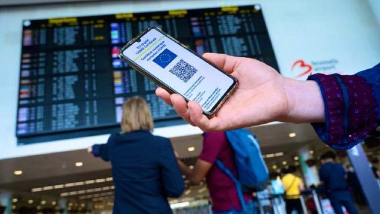 Κομισιόν: Πρόταση για εννιάμηνη διάρκεια του πιστοποιητικού εμβολιασμού για ταξίδια στην Ε.Ε