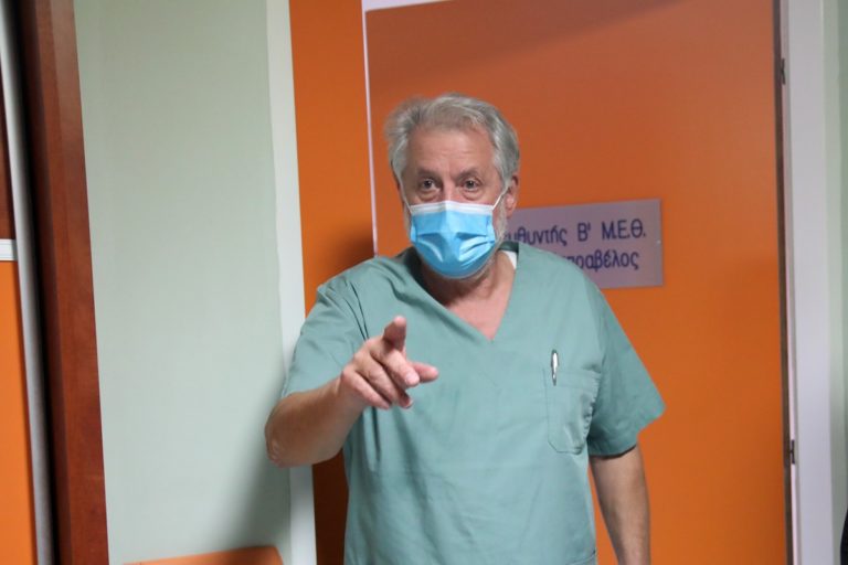 Ν. Καπραβέλος στο Πρώτο: Τα σχολεία θα ανοίξουν και θα κλείσουν πολύ σύντομα – Με τίποτα δεν τελειώνει η πανδημία σε ένα μήνα (audio)