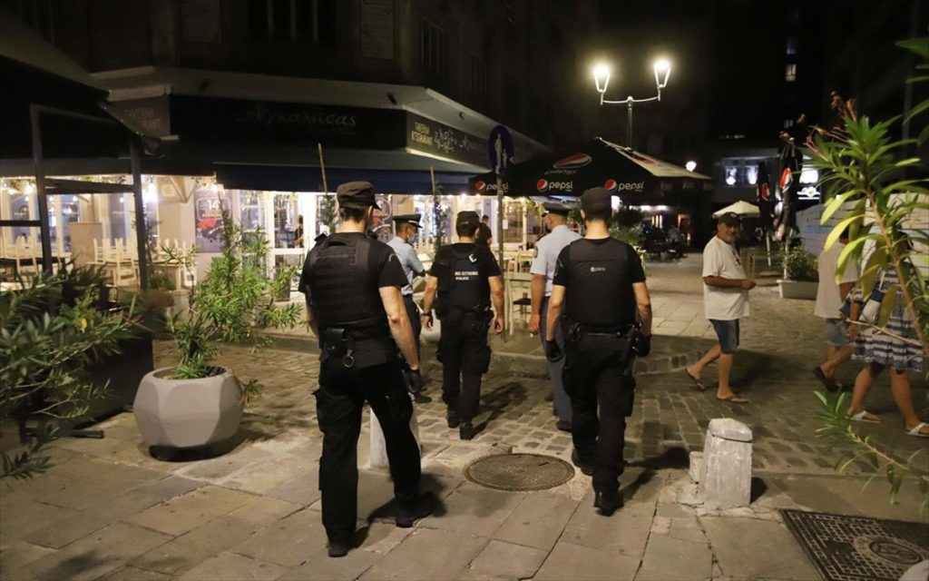 Συλλήψεις και πρόστιμα για την τήρηση των μέτρων κατά του κορονοϊού σε Θεσσαλονίκη και Κεντρική Μακεδονία