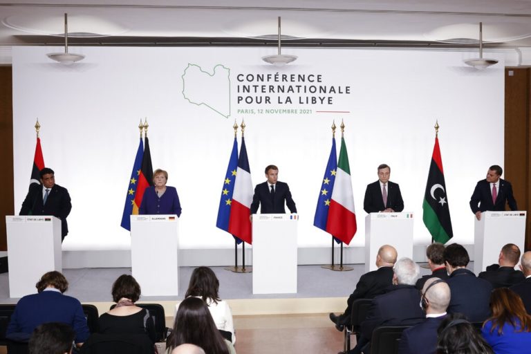 Τουρκία και Ρωσία πρέπει να αποσύρουν «αμέσως» τους μισθοφόρους τους από την Λιβύη, δηλώνει ο πρόεδρος Μακρόν