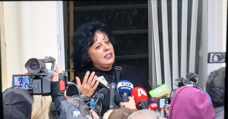 Βόλος: Η κόρη της 69χρονης που δολοφονήθηκε μιλά στην ΕΡΤ – “Ήξερα πως ήταν σεσημασμένος”(ήχος)
