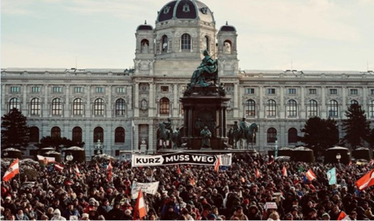 Αυστρία-Covid: Χιλιάδες διαδηλώνουν στη Βιέννη κατά του νέου lockdown